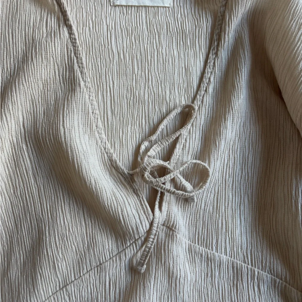 Everlane Beige Textured Blouse - Picture 2 of 5
